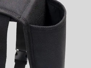 Zen Massage Ware, Öl-Flaschenhalter inkl. Dosier-Pumpflasche, Zubehör für Masseure, Detail Holster