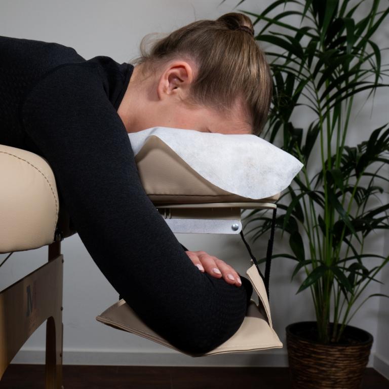 Massageliegen Armschlaufe an der Kopfstütze