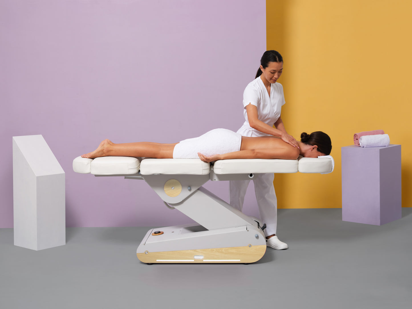 Cosmetic table NAGGURA - SWOP B4 Pro Beauty